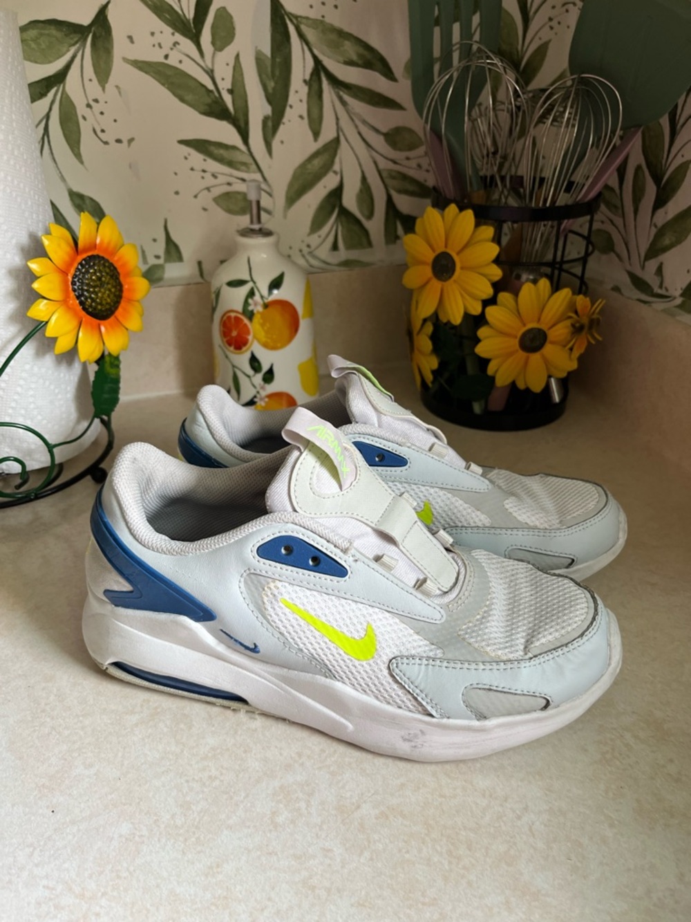 Nike White Kids Sneakers with Blue & Neon Yellow Accents size 6Y